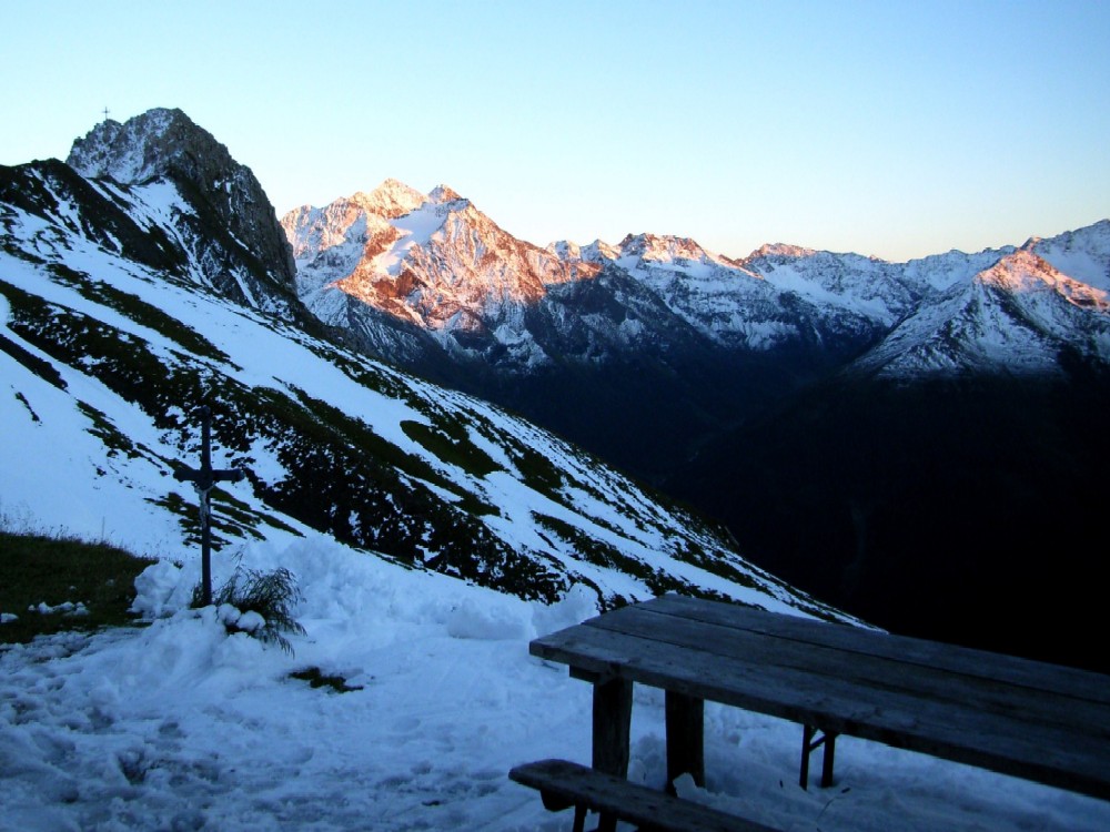 Alpenglhen am Kaiserjochhaus