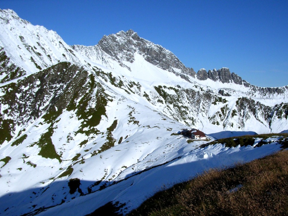 Kaiserjochhaus im Sommer